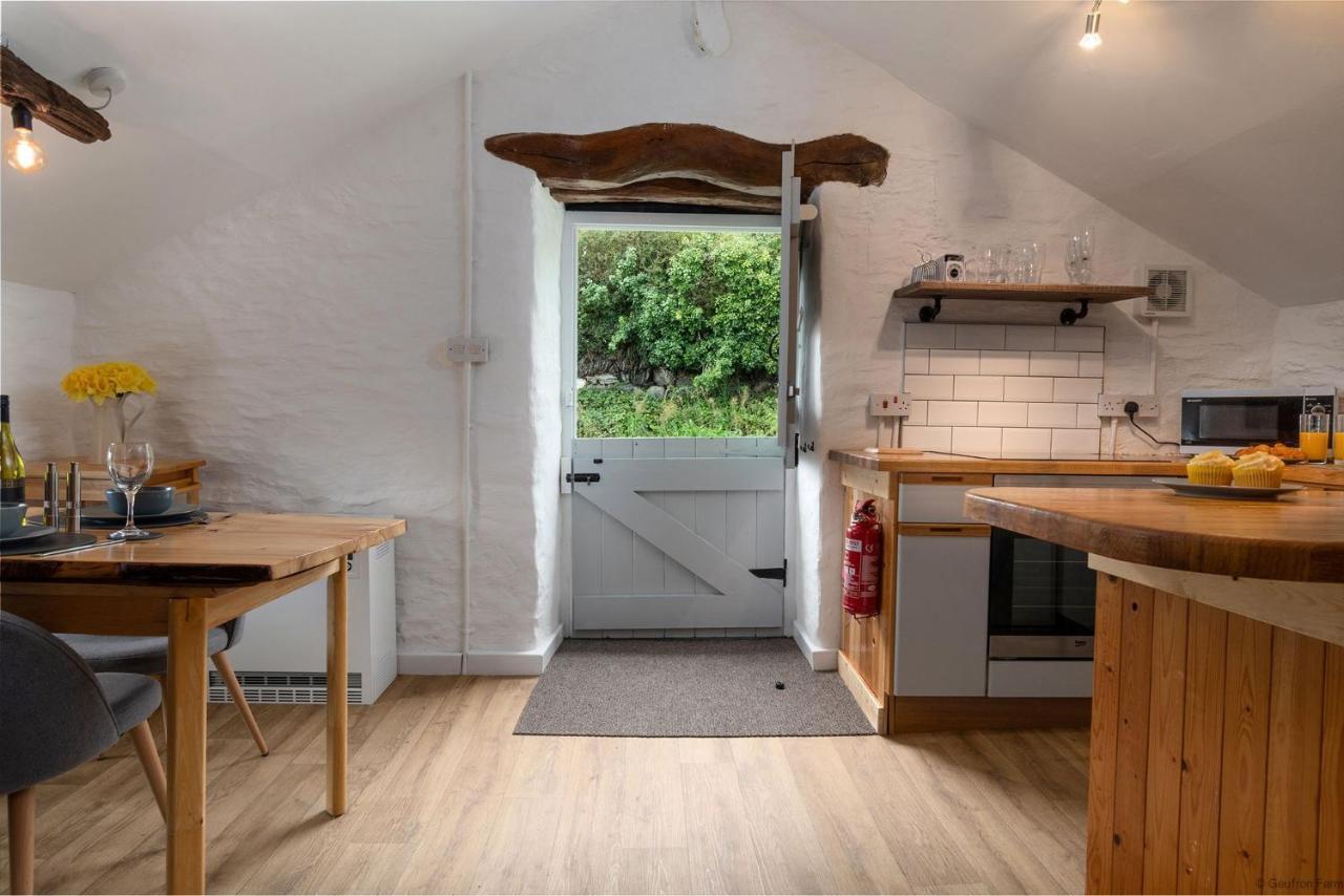 Dog Friendly Cottage, Geufron Farm Near Tywyn Bryn-crug Exterior foto